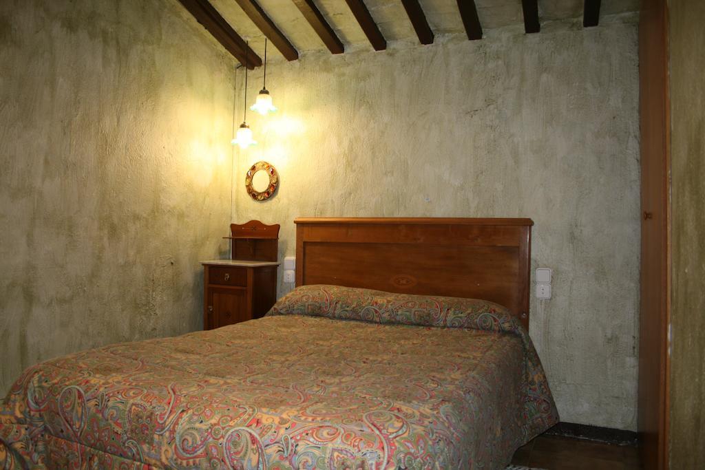 Cal Cisteller Villa Gironella Phòng bức ảnh